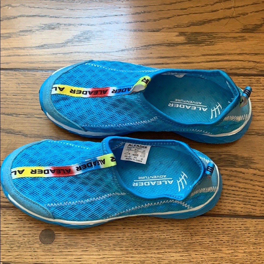 Kids pool/beach shoes
